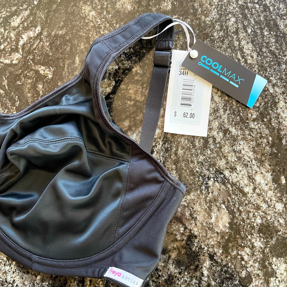 Freya women’s active underwire sports bra